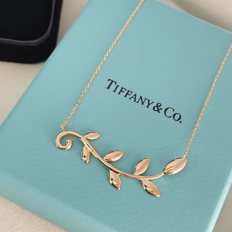T*f*ny necklaces